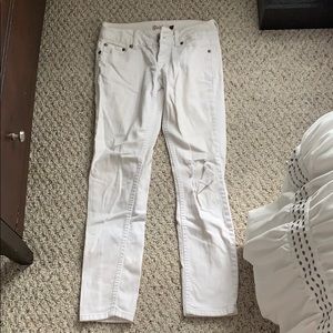 White low-rise jeans